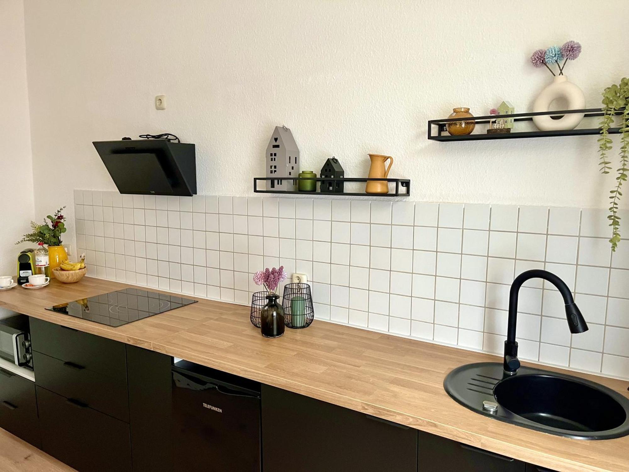 Endless: Studio Mit Netflix + Workstation Im Zentrum Schwerin  Esterno foto