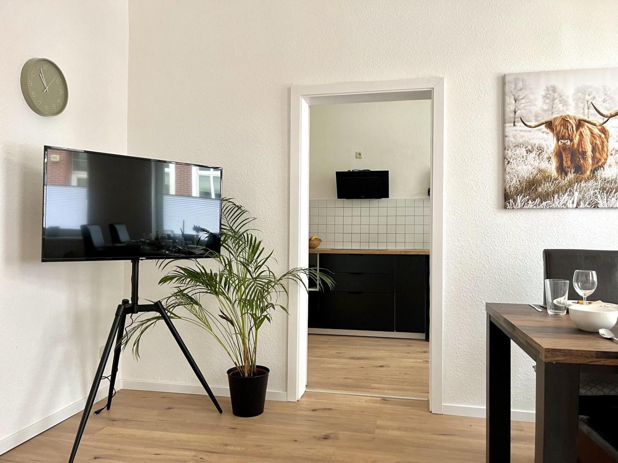 Endless: Studio Mit Netflix + Workstation Im Zentrum Schwerin  Esterno foto