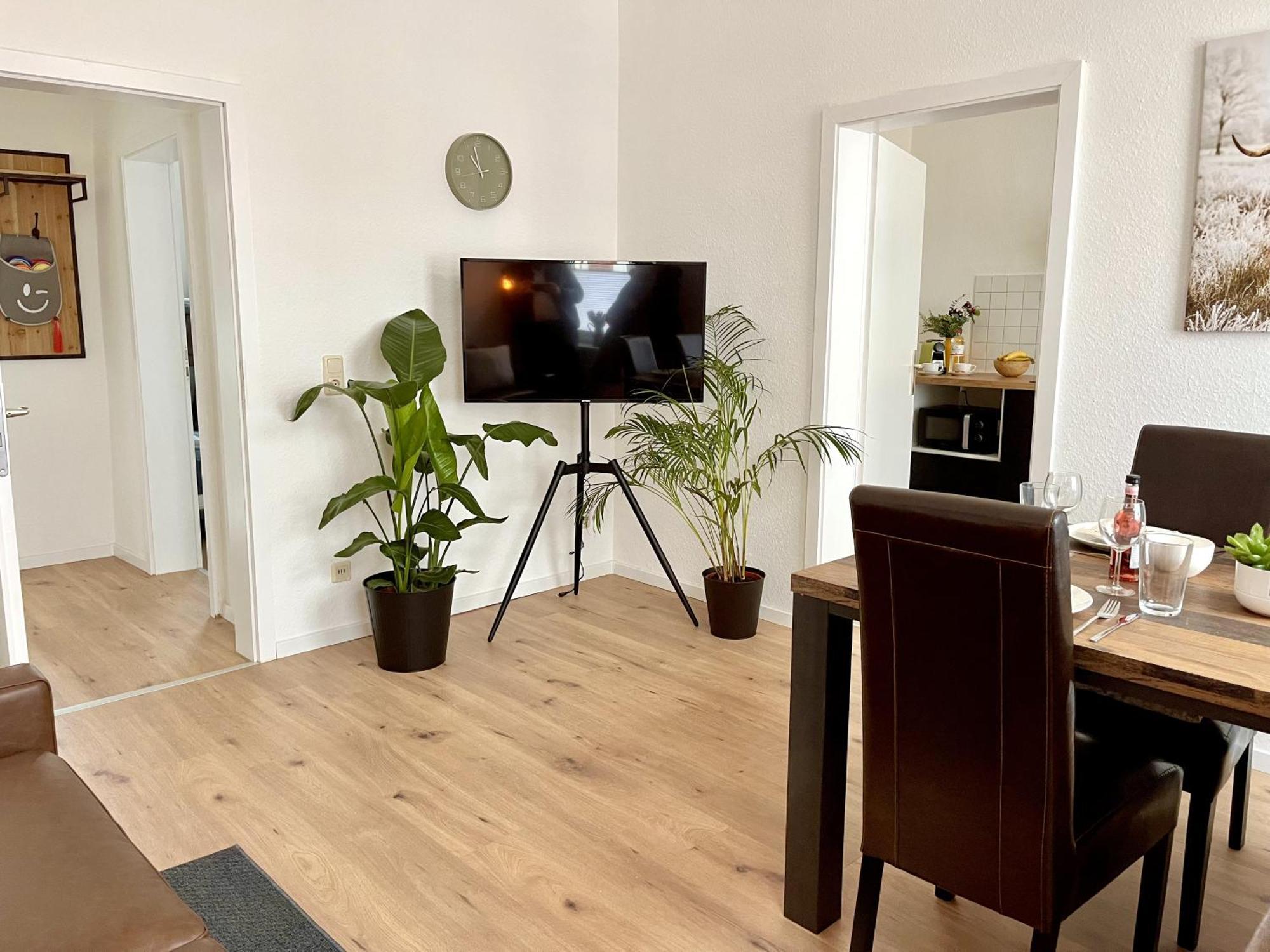 Endless: Studio Mit Netflix + Workstation Im Zentrum Schwerin  Esterno foto